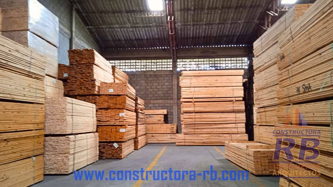 Madera de Pino Amarillo despiezada importada de EEUU para uso en la construcción de cubiertas